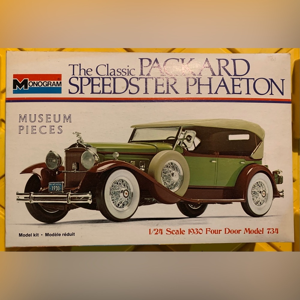 Monogram Classic 1930 Packard Speedster Phaeton 1:24 Car Model Kit #734